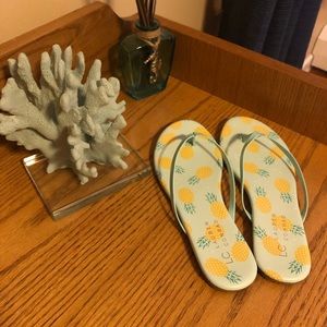 Lauren Conrad pineapple flip flops
